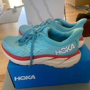 HOKA W Clifton 8 - worn once!